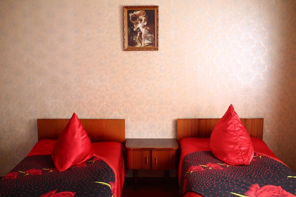 Downtown Guest House Κουτάισι Εξωτερικό φωτογραφία