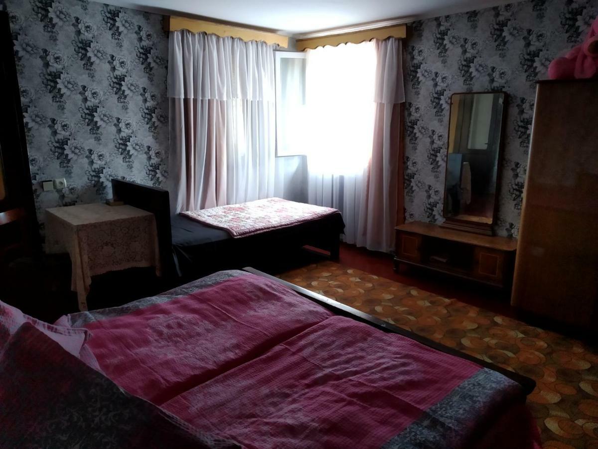 Downtown Guest House Κουτάισι Εξωτερικό φωτογραφία